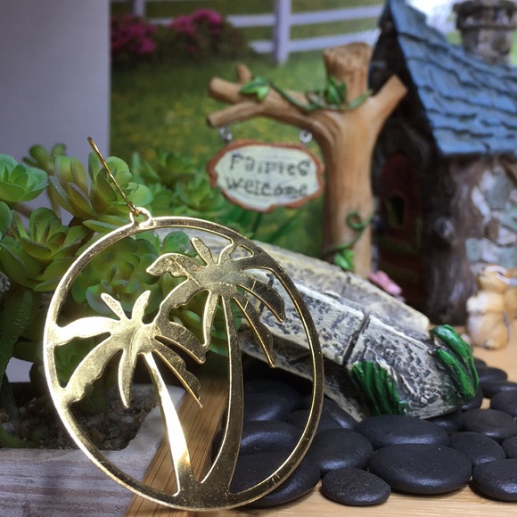 Palm Tree / Coconut Tree Earrings - Picture 10 of 12